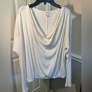 Evereve White Ribbed Knit Top with elastic band at waist Size Small